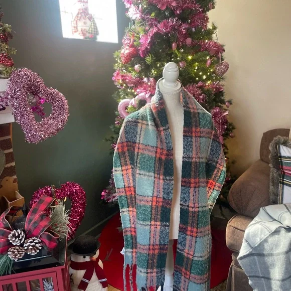 Scarf - Picture 3 of 4